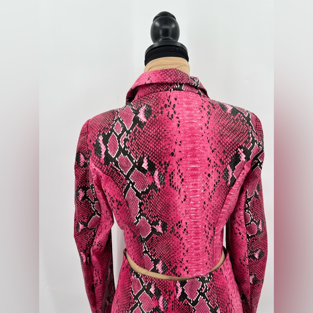 L'ATISTE Hot Pink Snake Print Crop Blazer & Mini Skirt Set - Picture 7 of 13